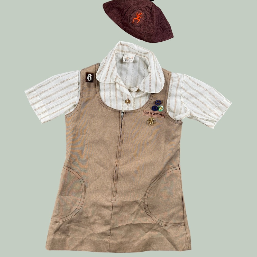 Vintage Girl Scouts Brownie Uniform Set 6 Jumper Shirt Beret Hat Pins Costume 70